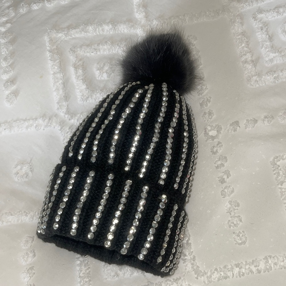 NWOT!!✨Bling✨Beanie